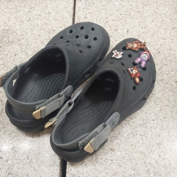CROCS Kids Black Sandals with Colorful Charms - Picture 2 of 6